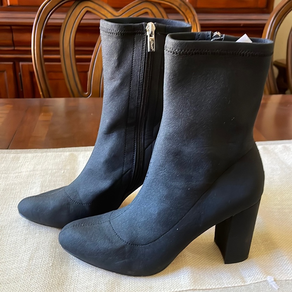 Badgley Mischka Jewel black glitter Jovanna dress booties block heel round toe